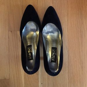 Black velvet Flings heels size 7.5